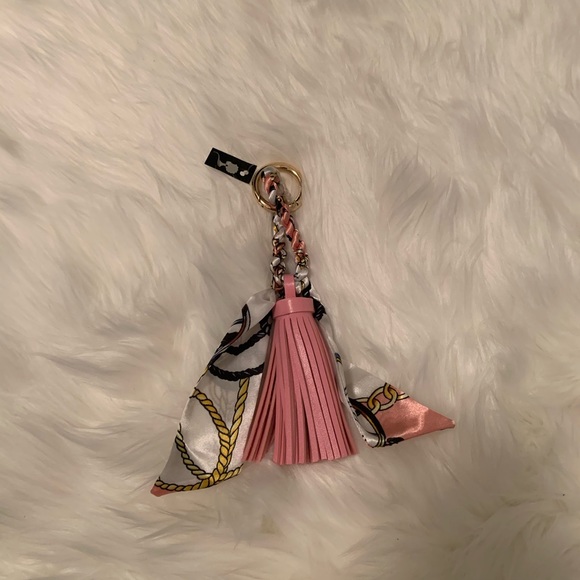 💕🛍NEW💕 KEYCHAIN - Picture 3 of 5